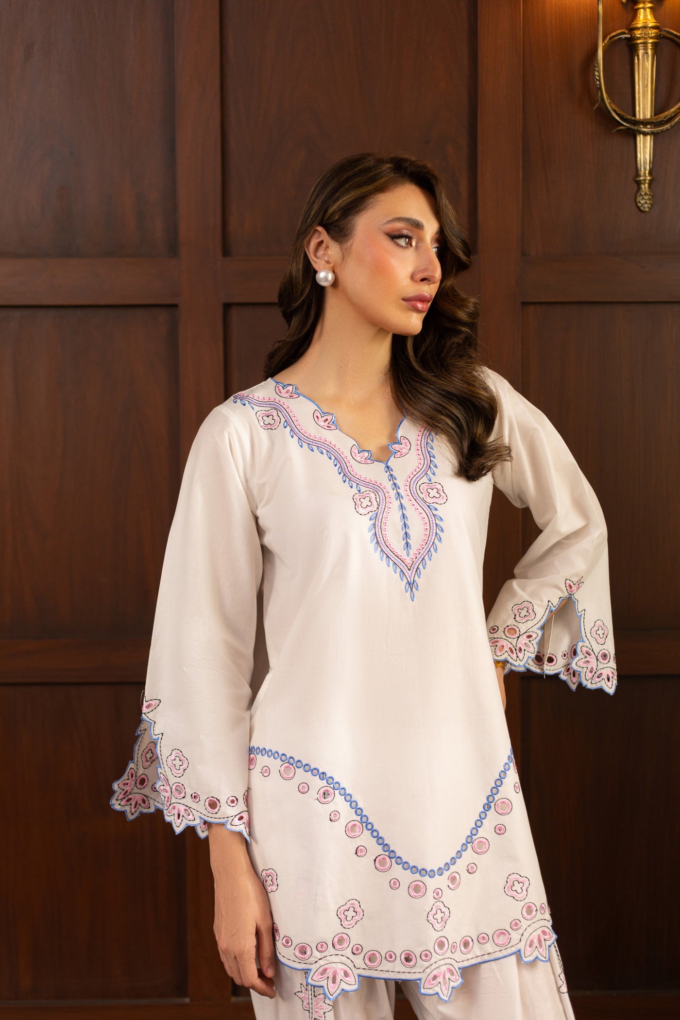 https://cdn.shopify.com/s/files/1/0904/3817/2979/files/138A6072.jpg?v=1748167891