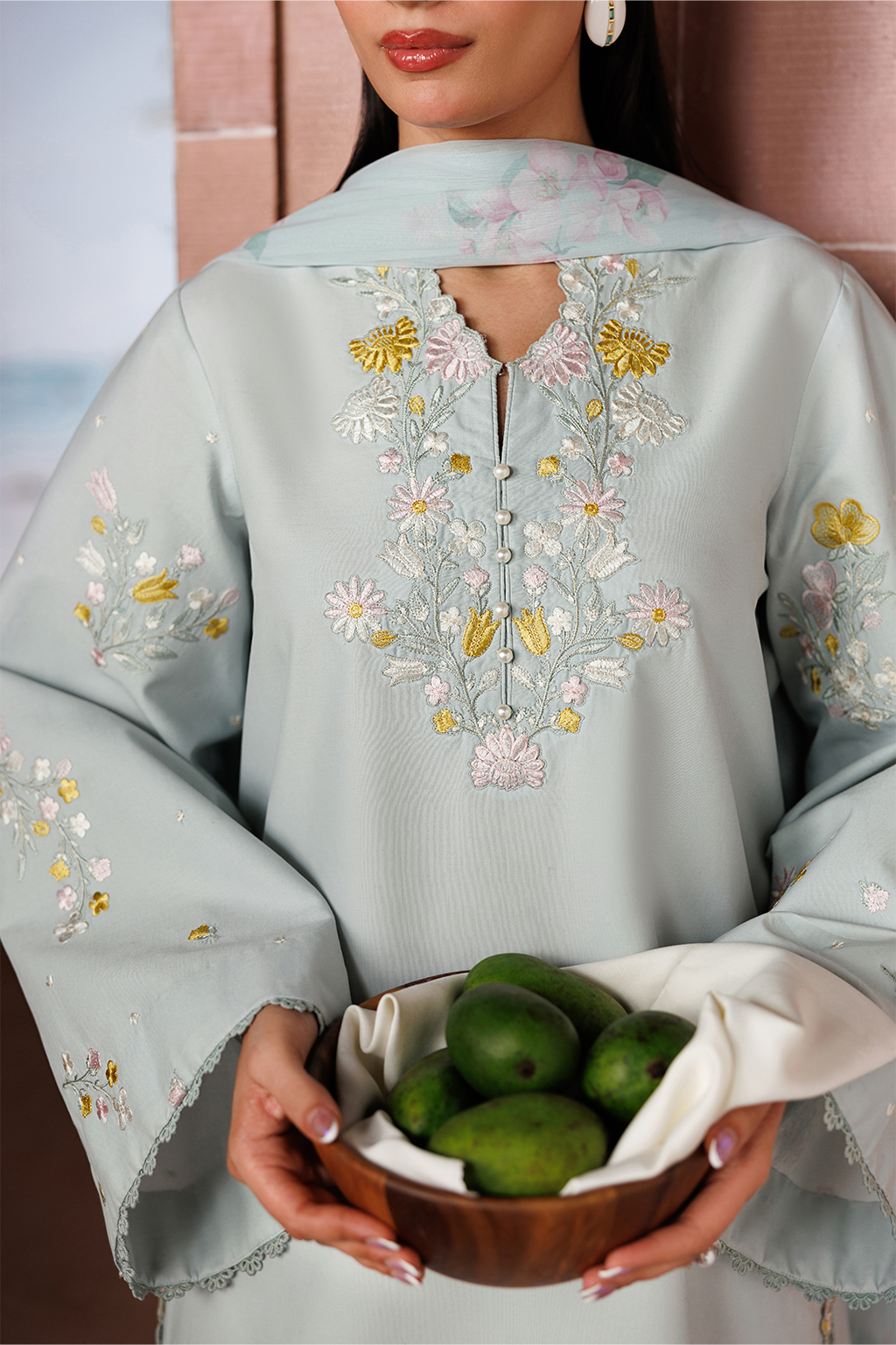 UE-696 Embroidered Lawn