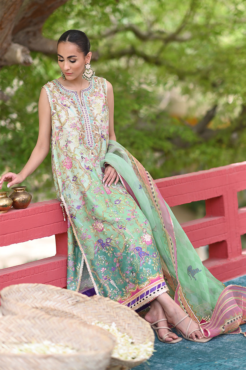 https://cdn.shopify.com/s/files/1/0588/3661/5221/products/13ASADRIWALAPOoRTRAITS-18_4f7e5364-4597-4070-a163-a1c6a07e5e67.jpg?v=1663578918