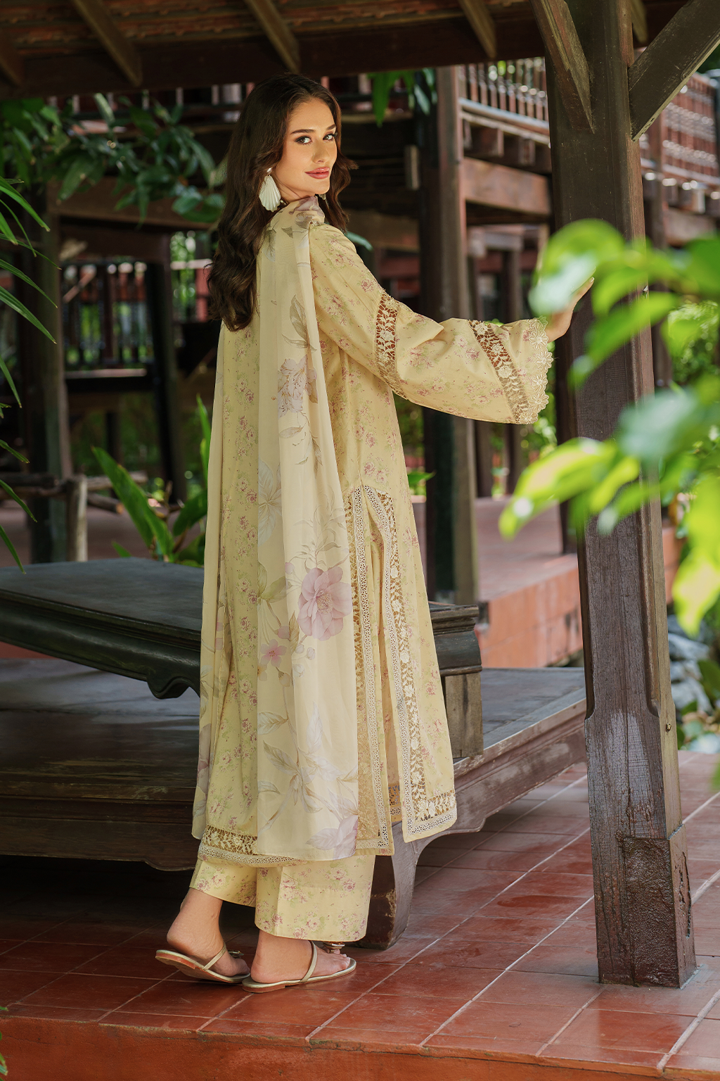 UE-497 Printed Lawn