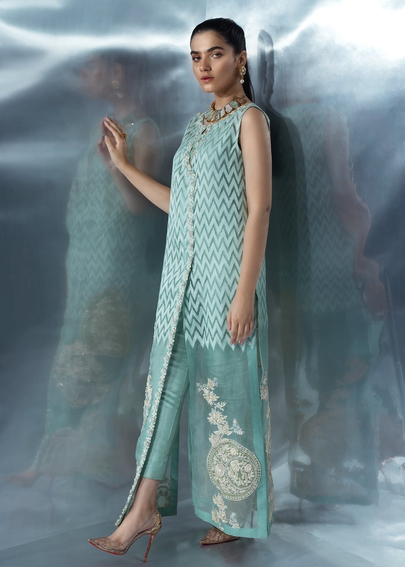 https://cdn.shopify.com/s/files/1/1625/9005/products/13_caf5ee0b-9f43-41d7-8950-b6ab12bad140.jpg?v=1584192521