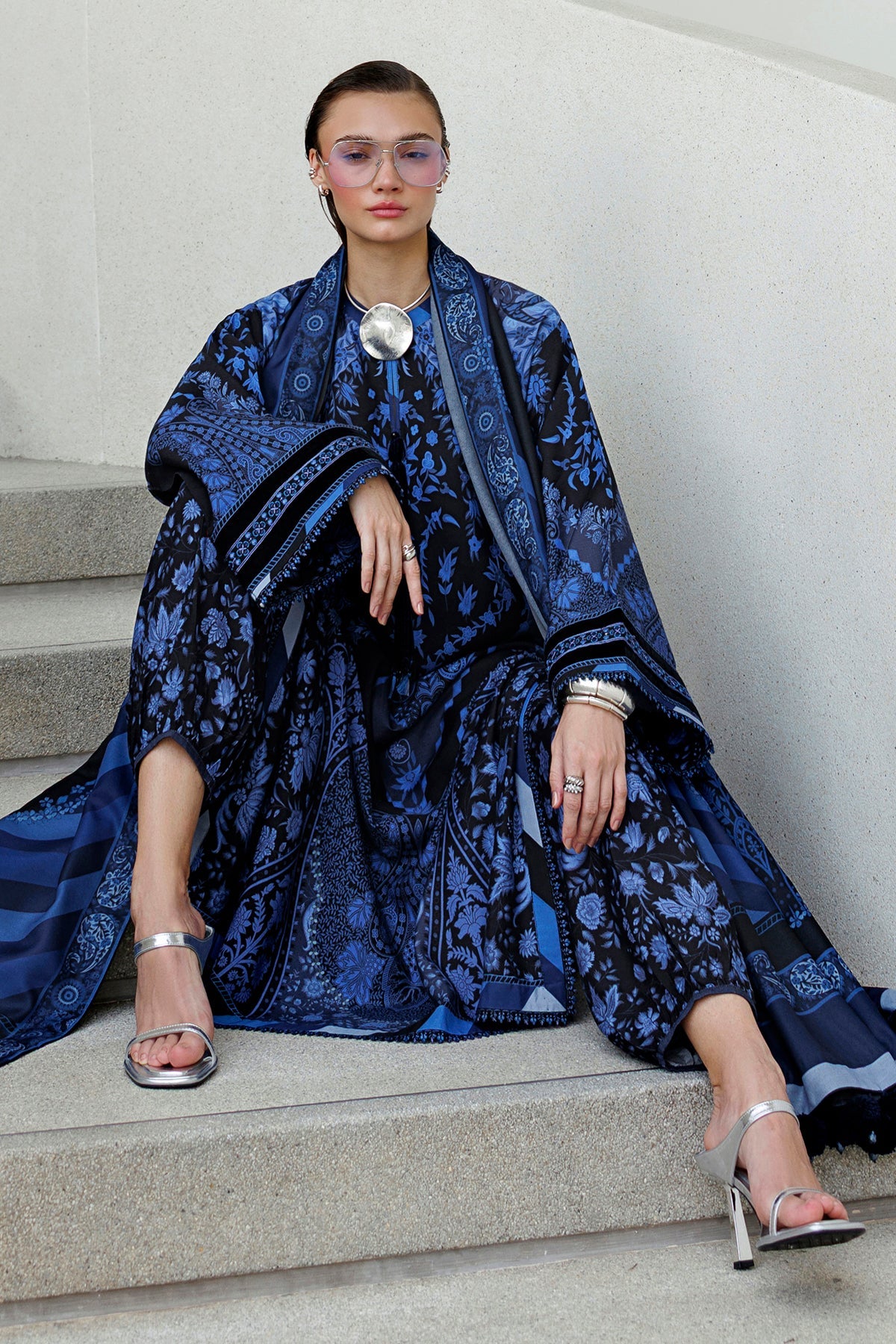 EMBROIDERED VISCOSE SILK SF-4602