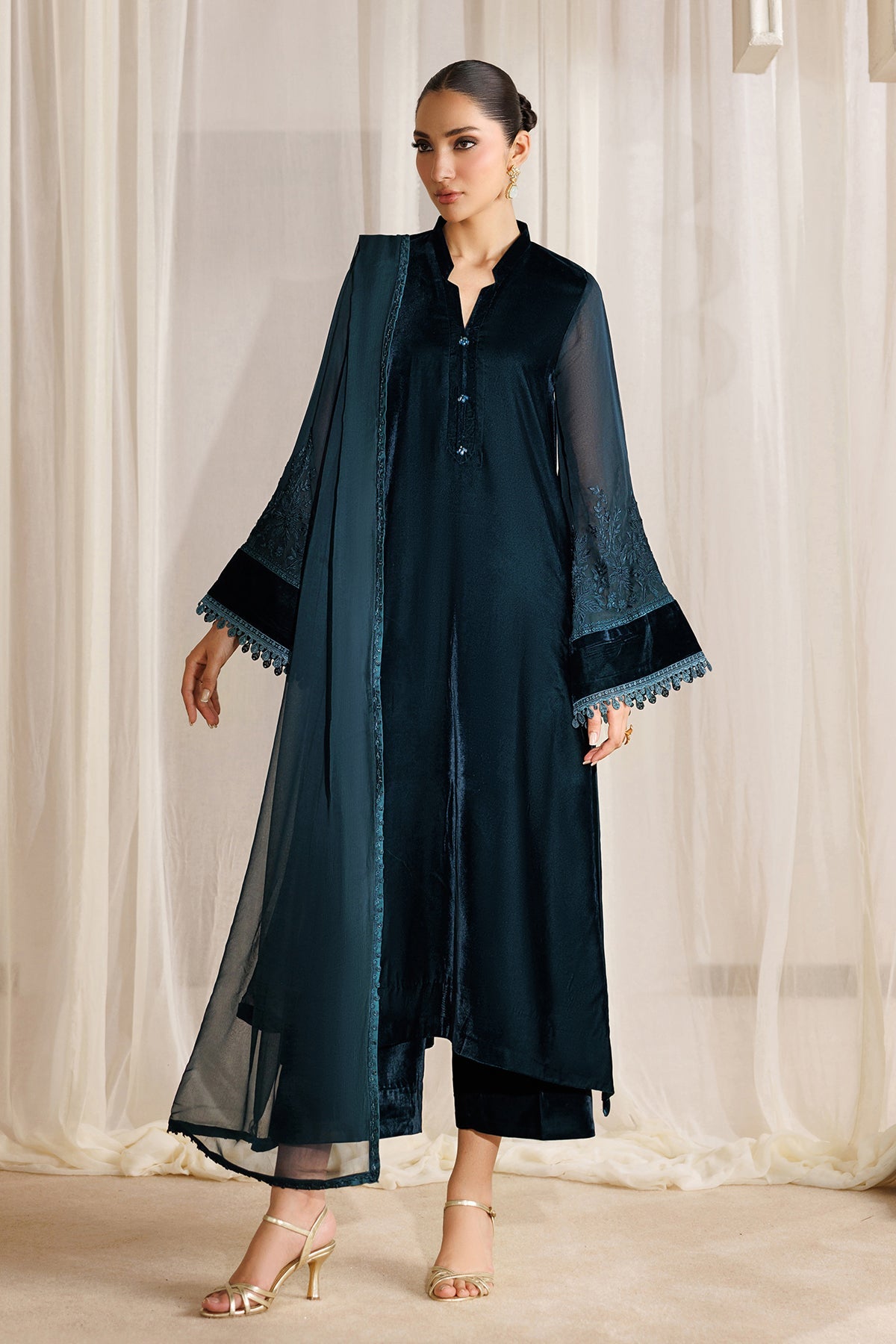 EMBROIDERED VELVET PR-1383