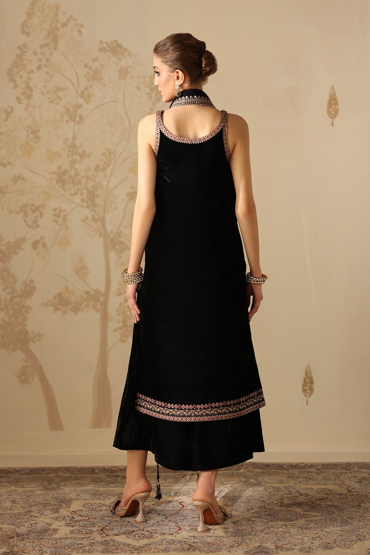 EMBROIDERED VELVET SF-4312