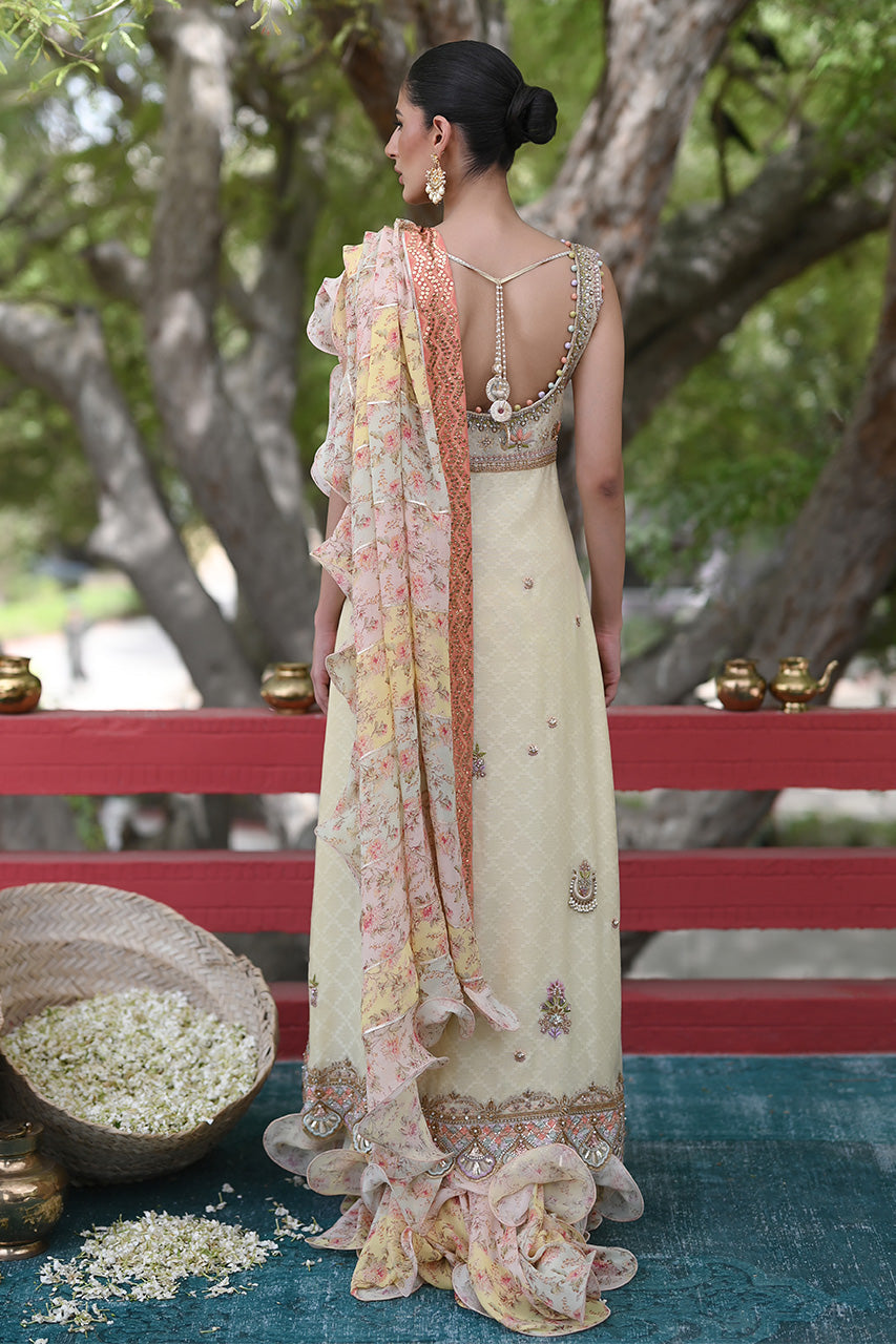 https://cdn.shopify.com/s/files/1/0588/3661/5221/products/14ASADRIWALAPOoRTRAITS-6_52bf9076-0aa6-41c4-ae79-3882e2eb9a7d.jpg?v=1693376785