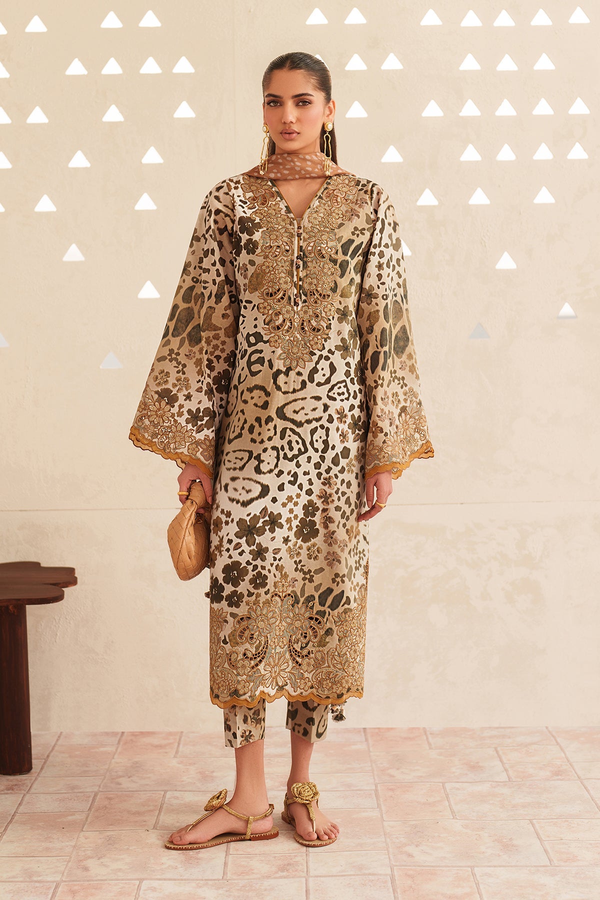 EMBROIDERED LAWN UF-4408