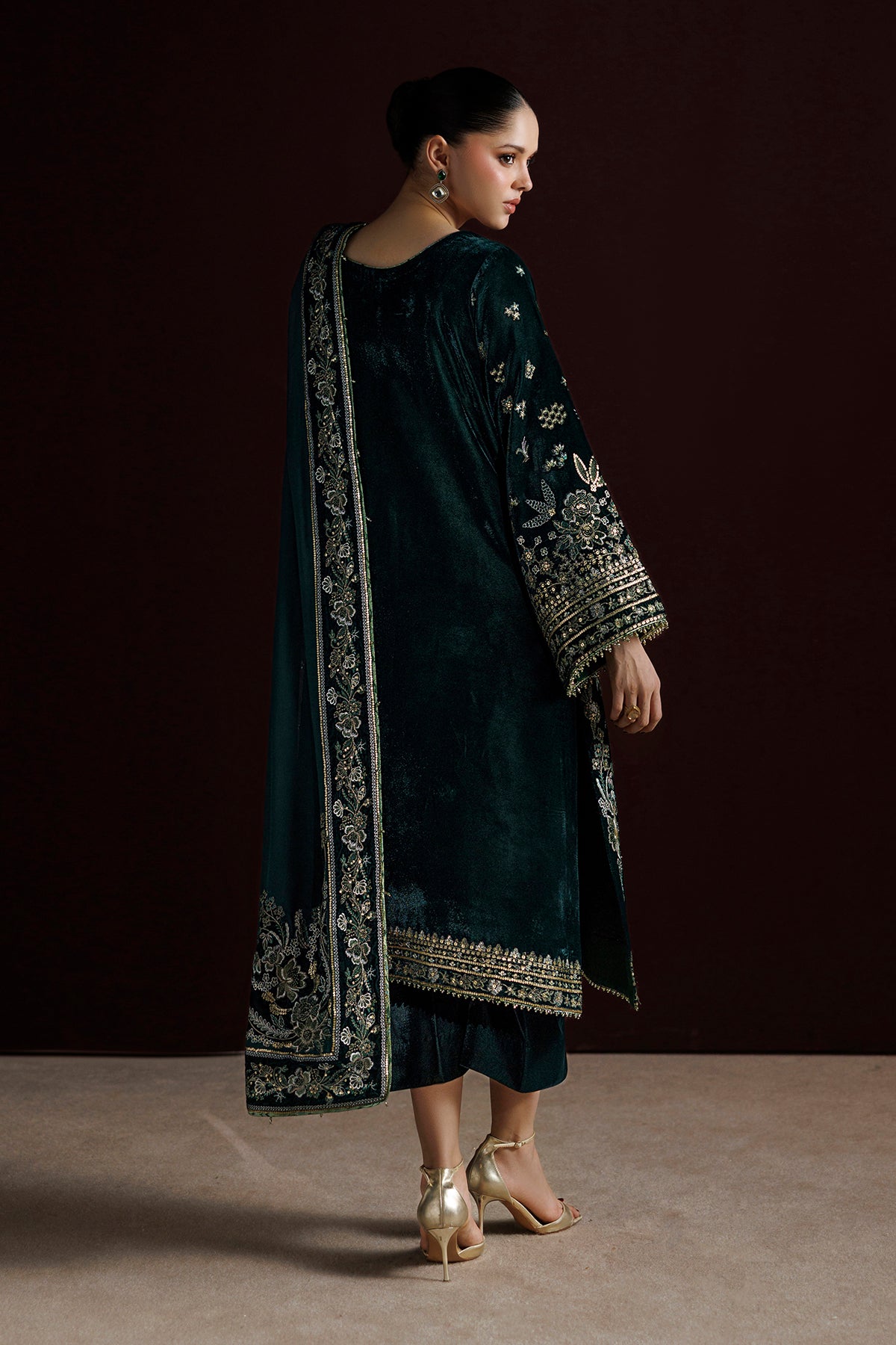 EMBROIDERED VELVET UF-4554
