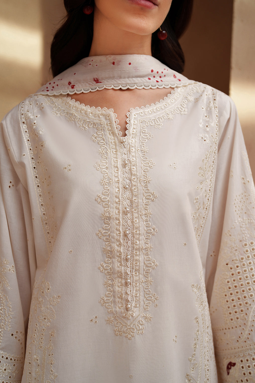 EL-06 Embroidered Lawn