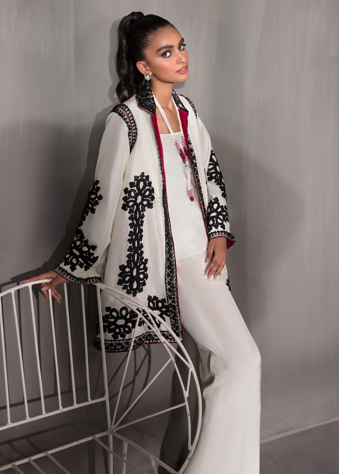 https://cdn.shopify.com/s/files/1/1625/9005/products/15_7caa4b71-852e-46c6-9859-833f2331313f.jpg?v=1635333573