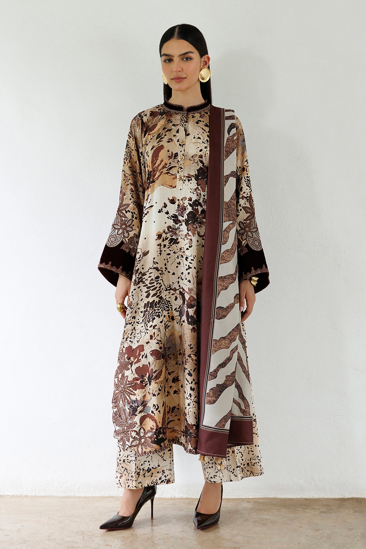 EMBROIDERED VISCOSE SILK UF-4589