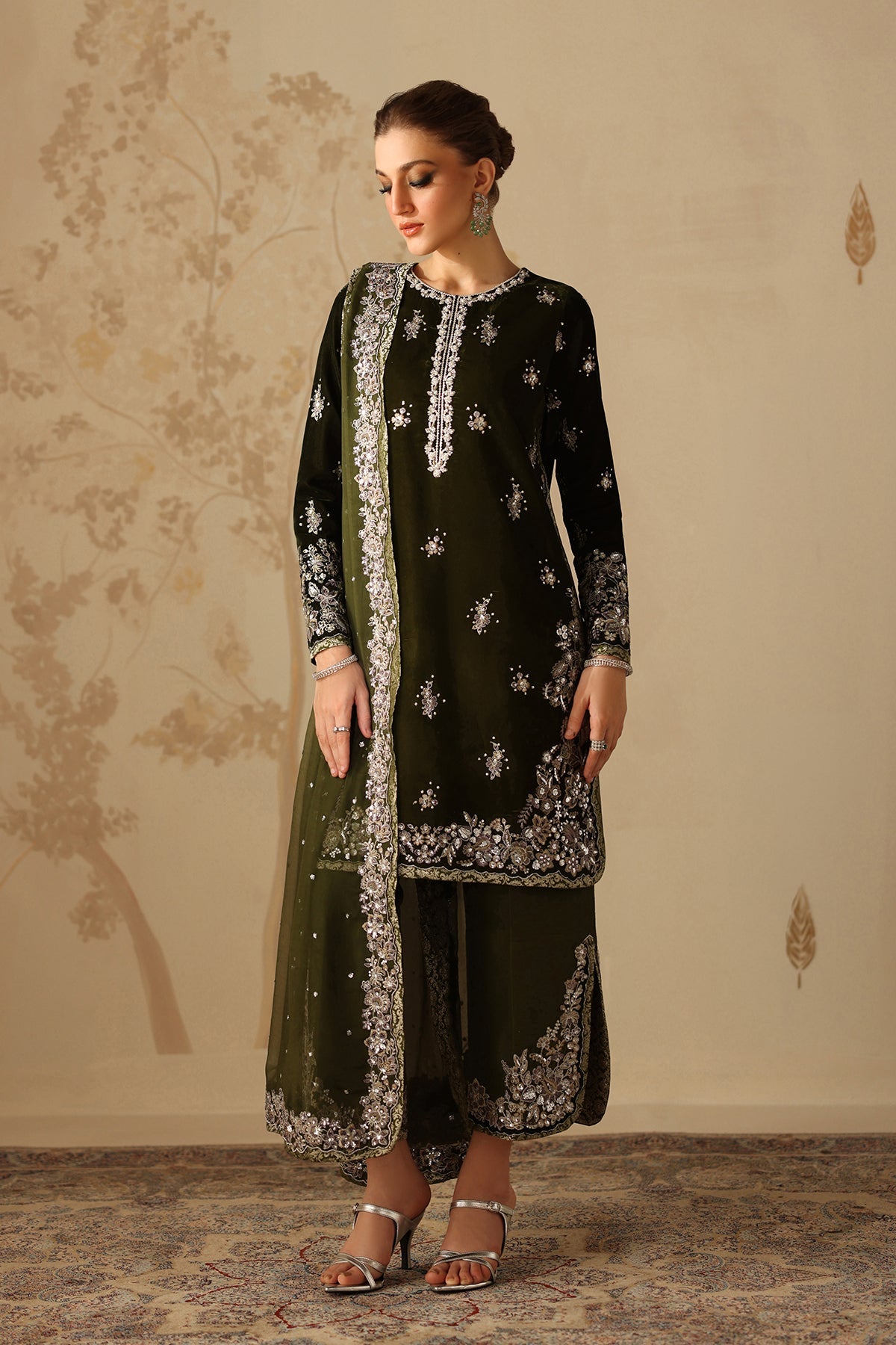 EMBROIDERED VELVET SF-4311