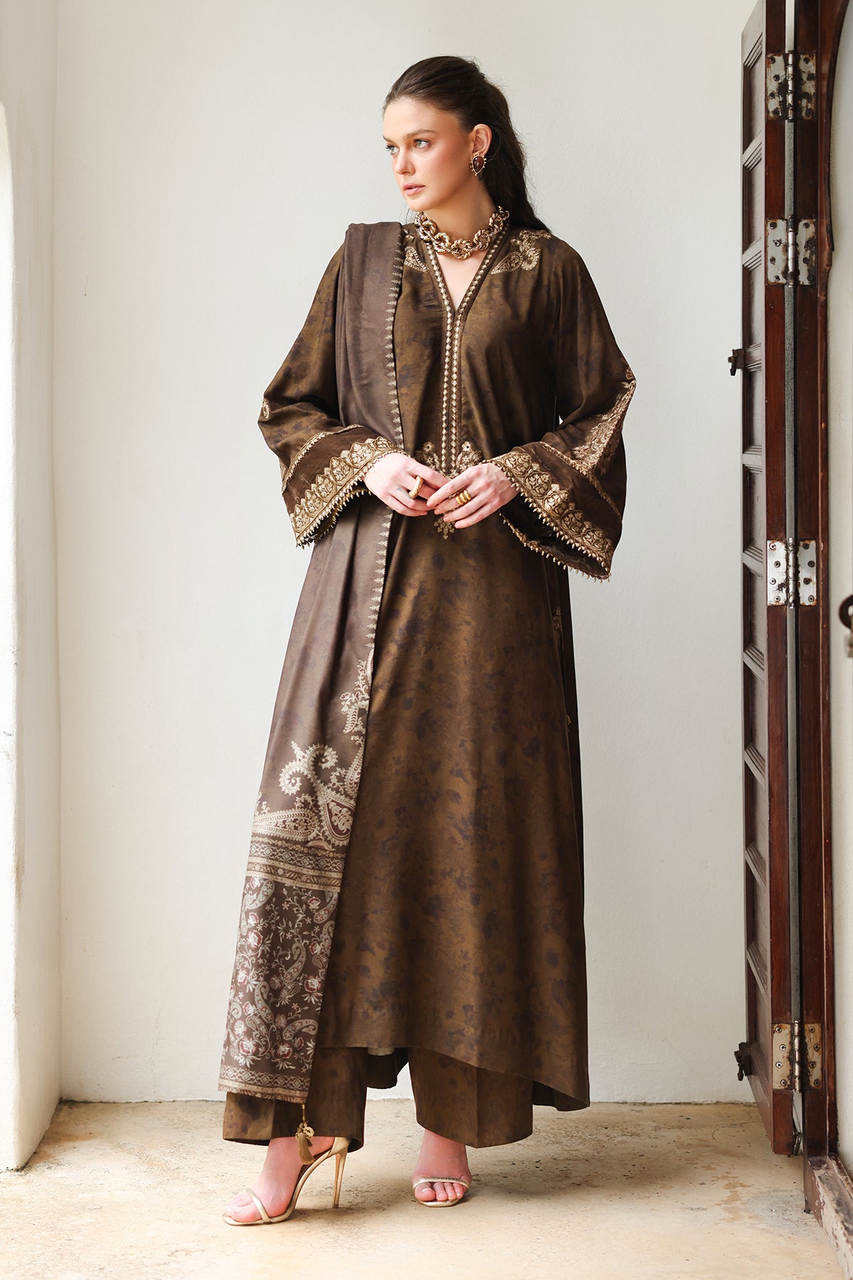 EMBROIDERED VISCOSE SILK UF-4619