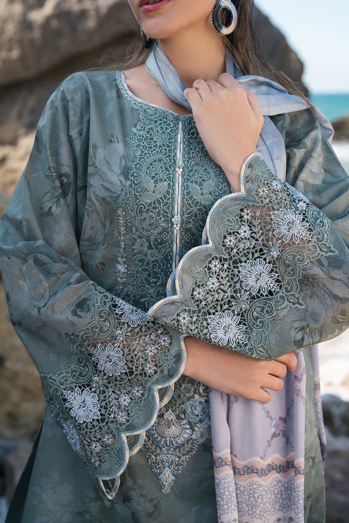 EMBROIDERED PRINTED LAWN UF-4118