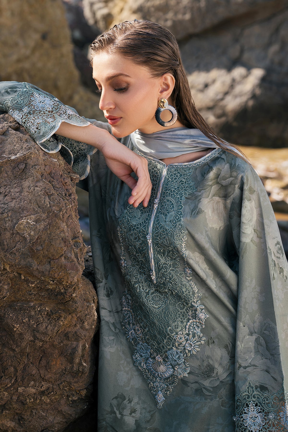 EMBROIDERED PRINTED LAWN UF-4118