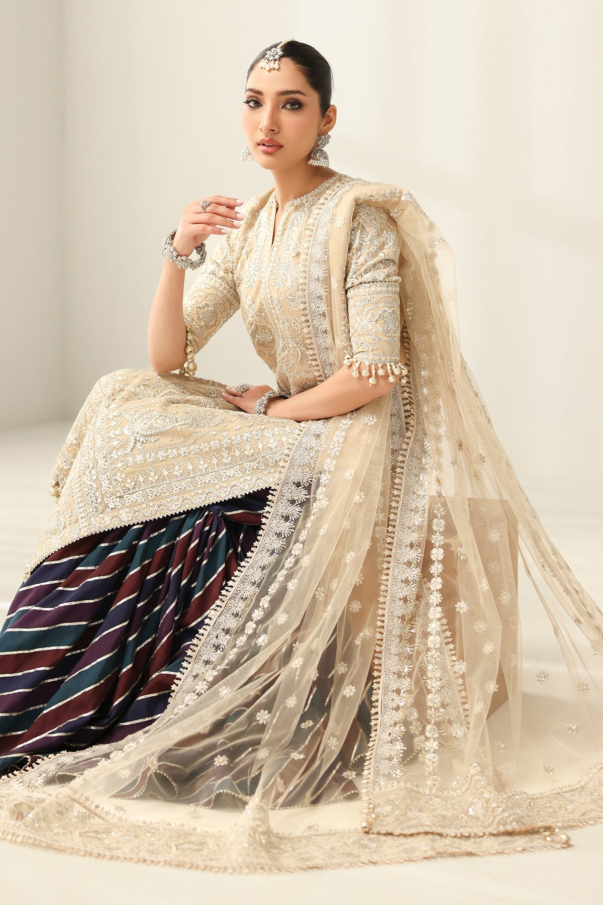 EMBROIDERED NET SF-4183