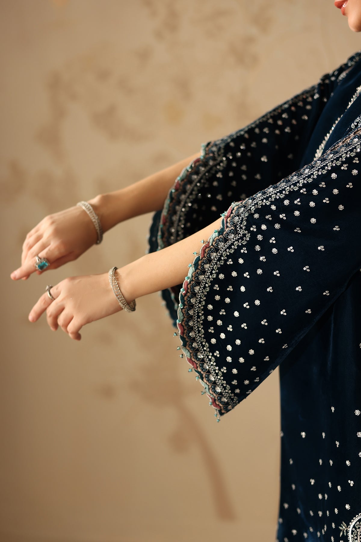 EMBROIDERED VELVET SF-4310