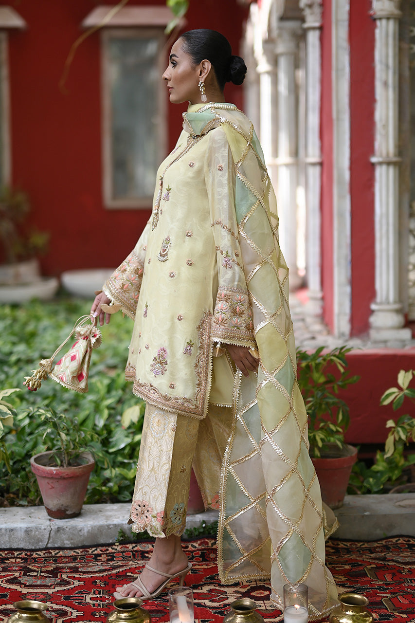 https://cdn.shopify.com/s/files/1/0588/3661/5221/products/16ASADRIWALAPOoRTRAITS-4.jpg?v=1665732479