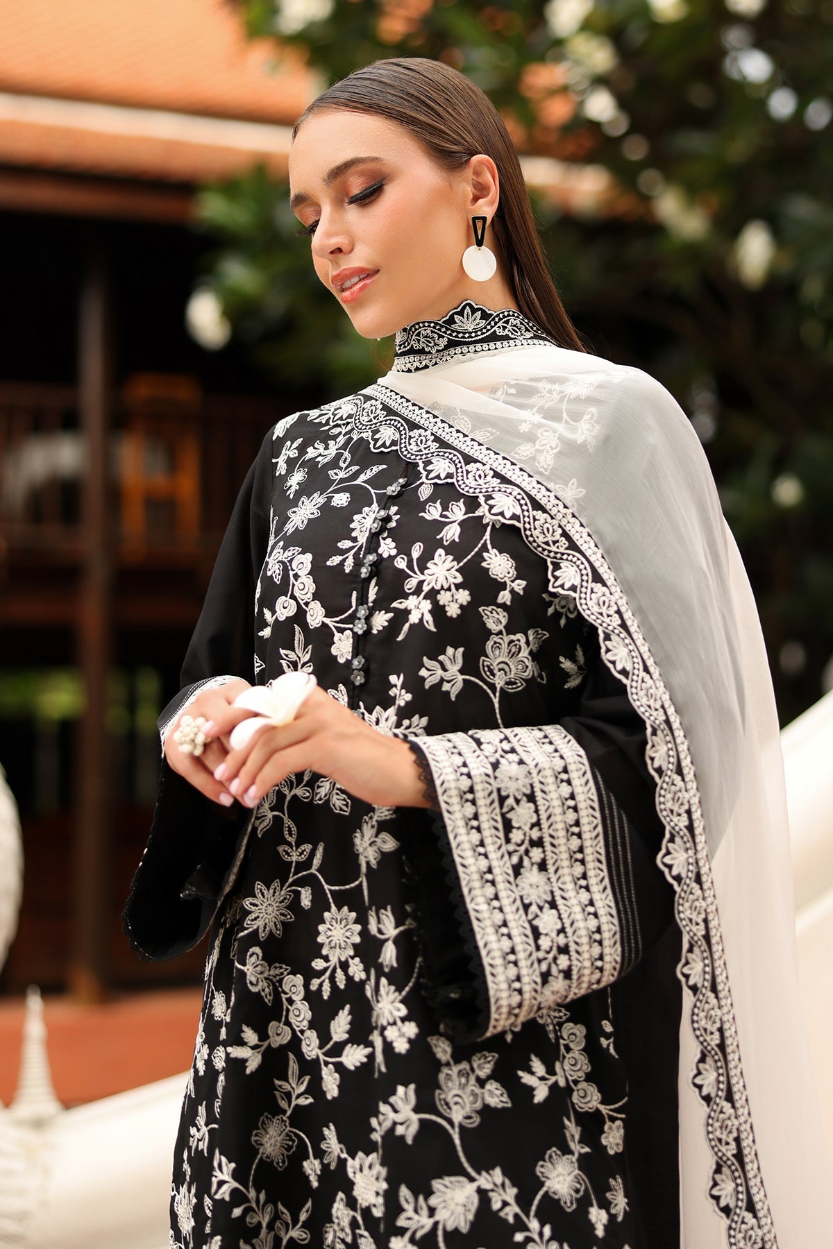 EMBROIDERED LAWN UF-4195