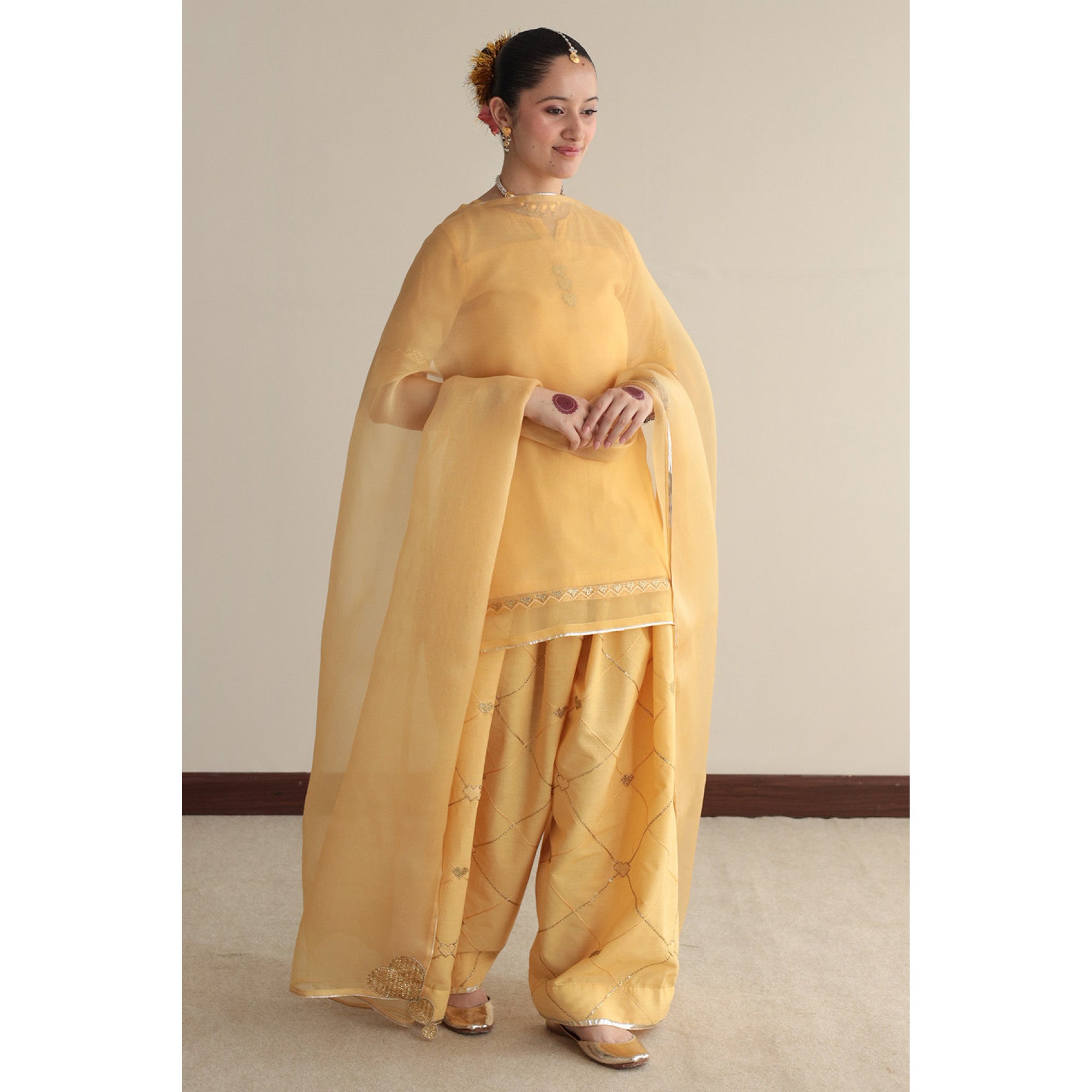 Buttercup Yellow Outfit