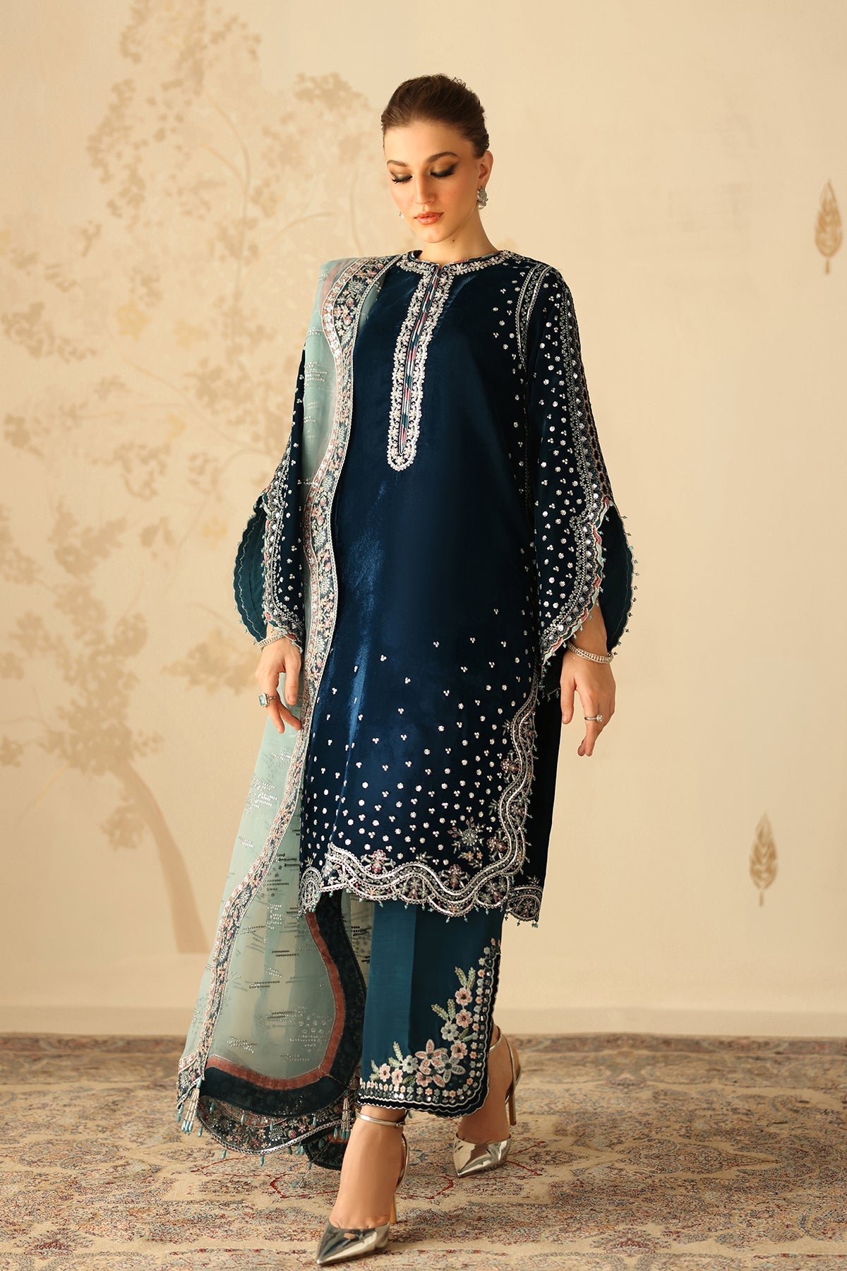 EMBROIDERED VELVET SF-4310