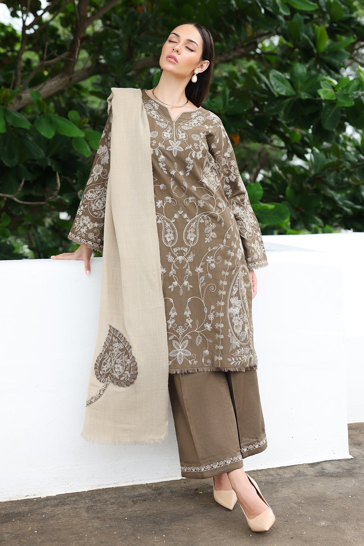 EMBROIDERED KHADDAR SF-4618
