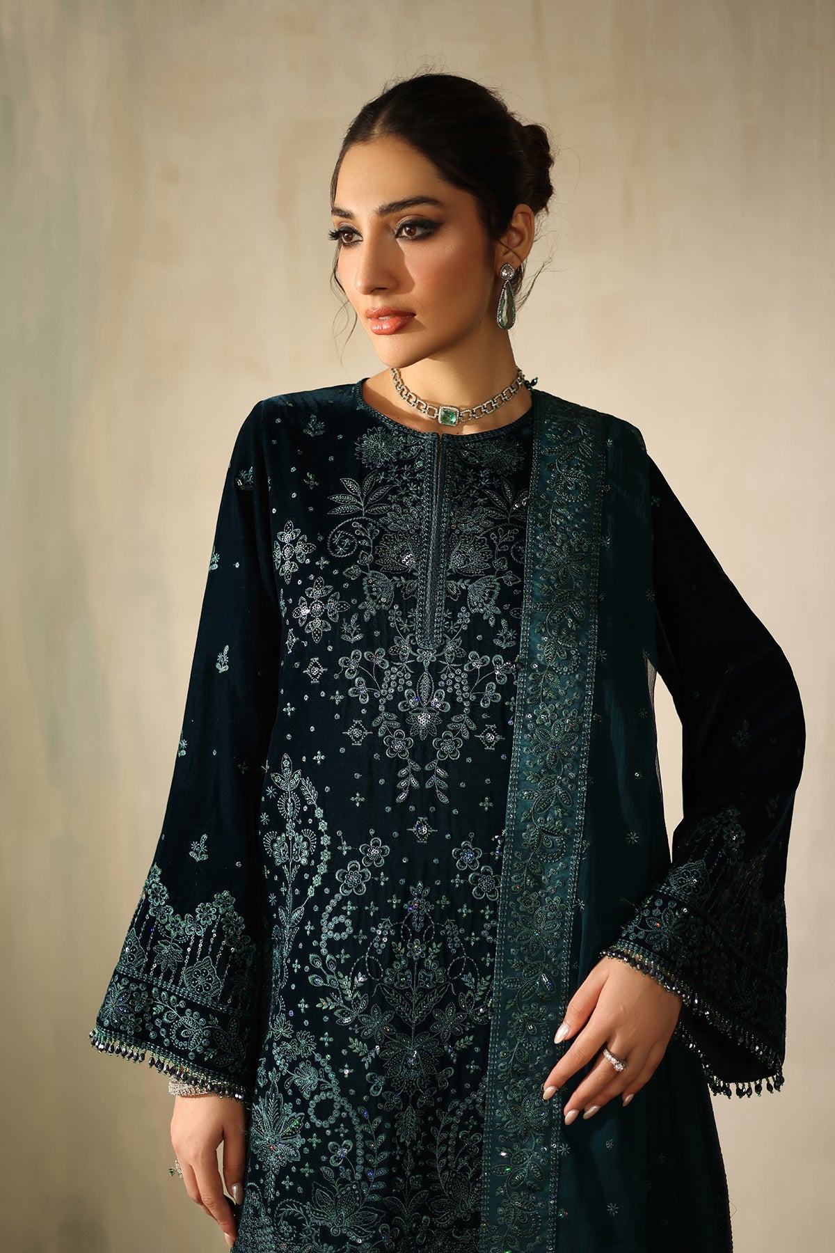 EMBROIDERED VELVET SF-4322