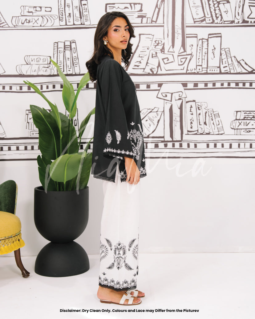 https://cdn.shopify.com/s/files/1/0643/9449/4197/files/17_7b050b05-15f7-4123-92c9-e1094c23c587.jpg?v=1780919339