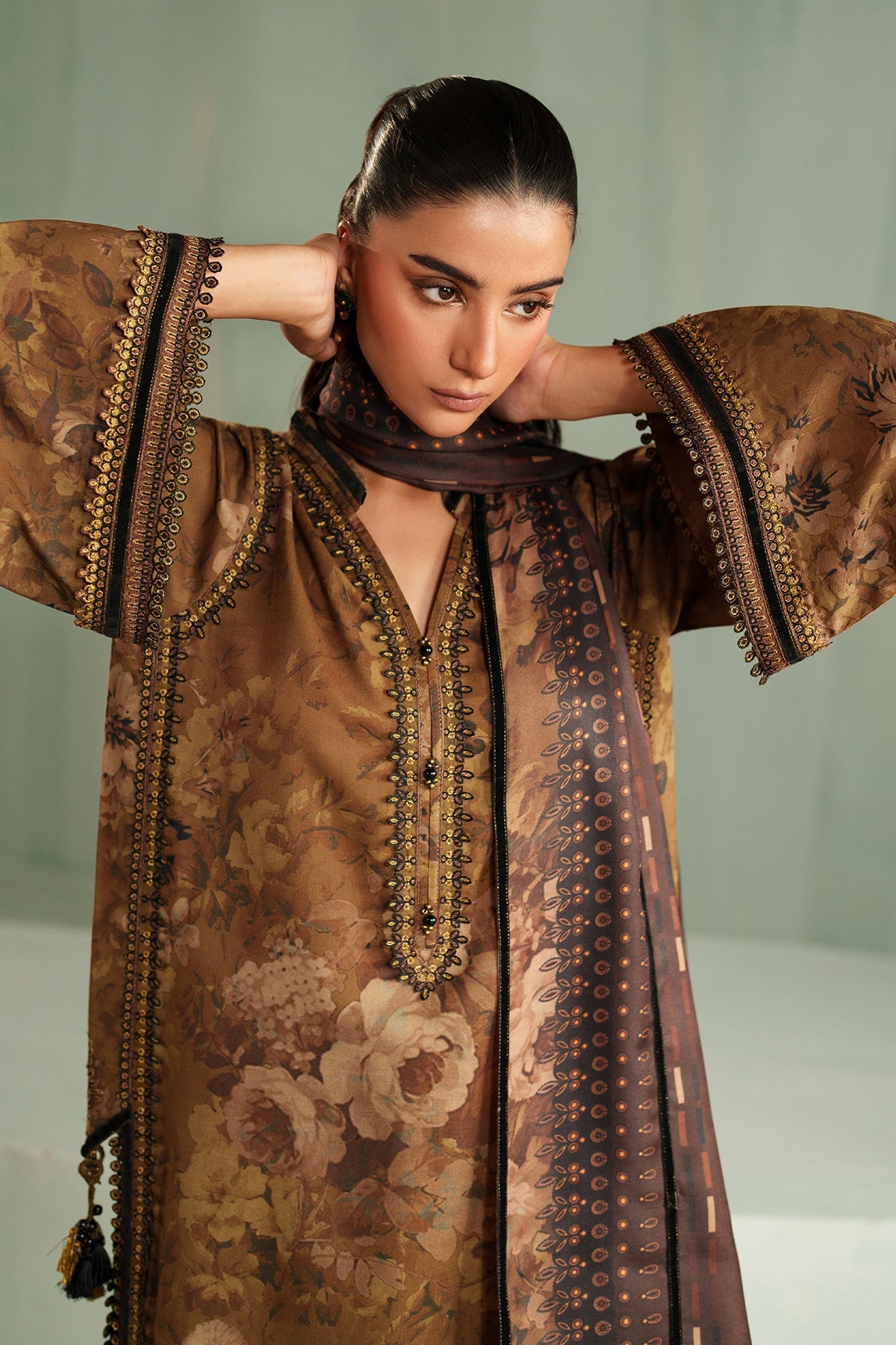 EMBROIDERED KHADDAR SF-4324