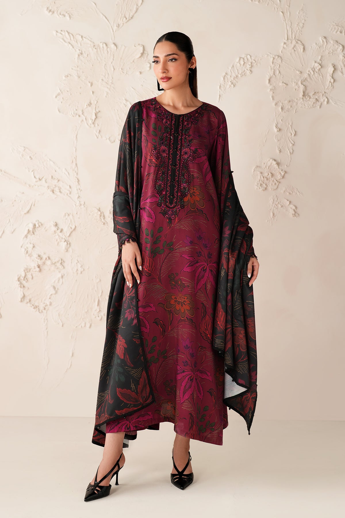 EMBROIDERED PRINTED VISCOSE UF-4304