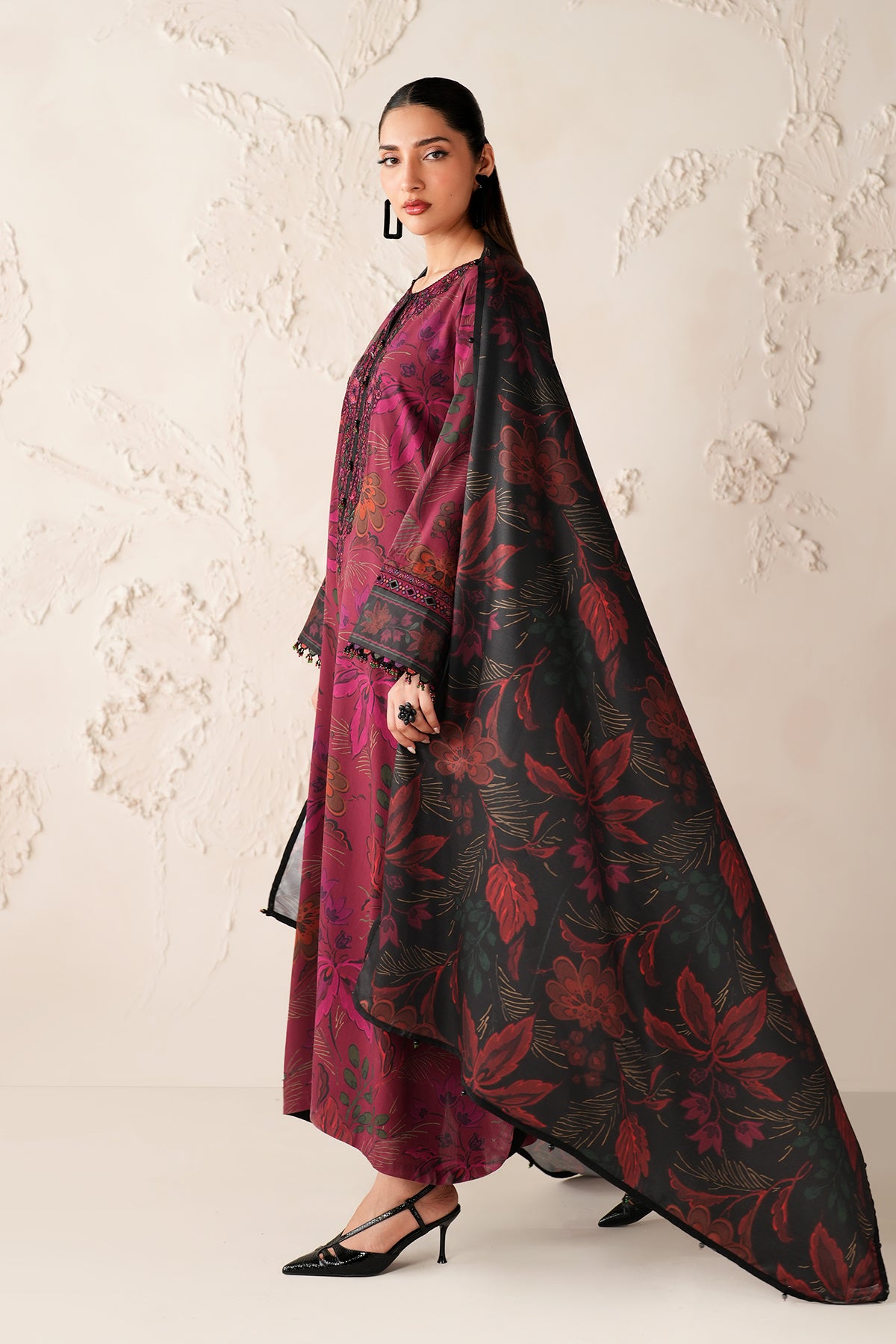EMBROIDERED PRINTED VISCOSE UF-4304