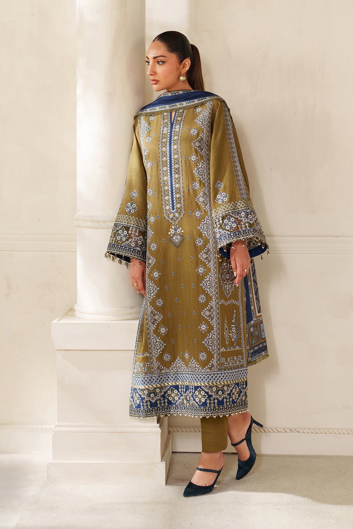 EMBROIDERED KHADDAR SF-4344