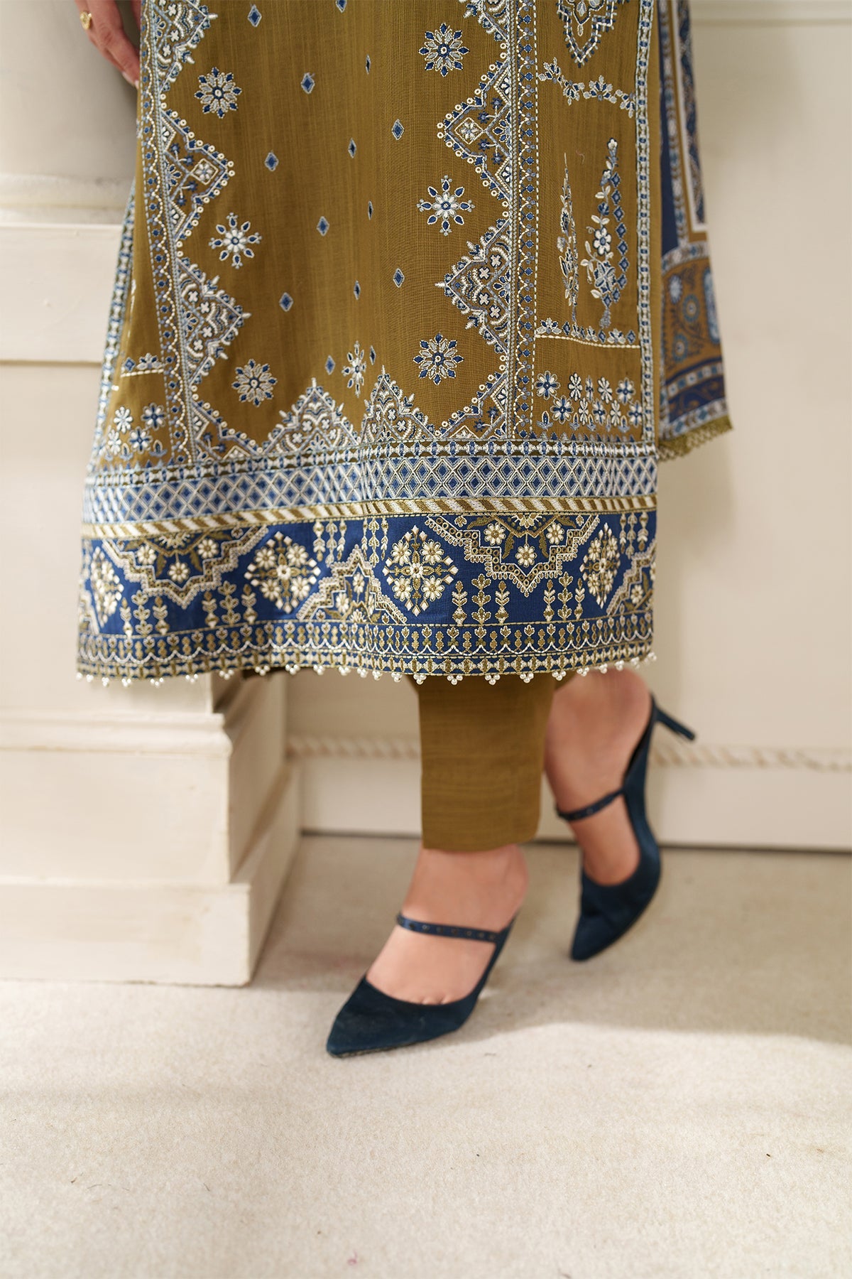 EMBROIDERED KHADDAR UF-4344