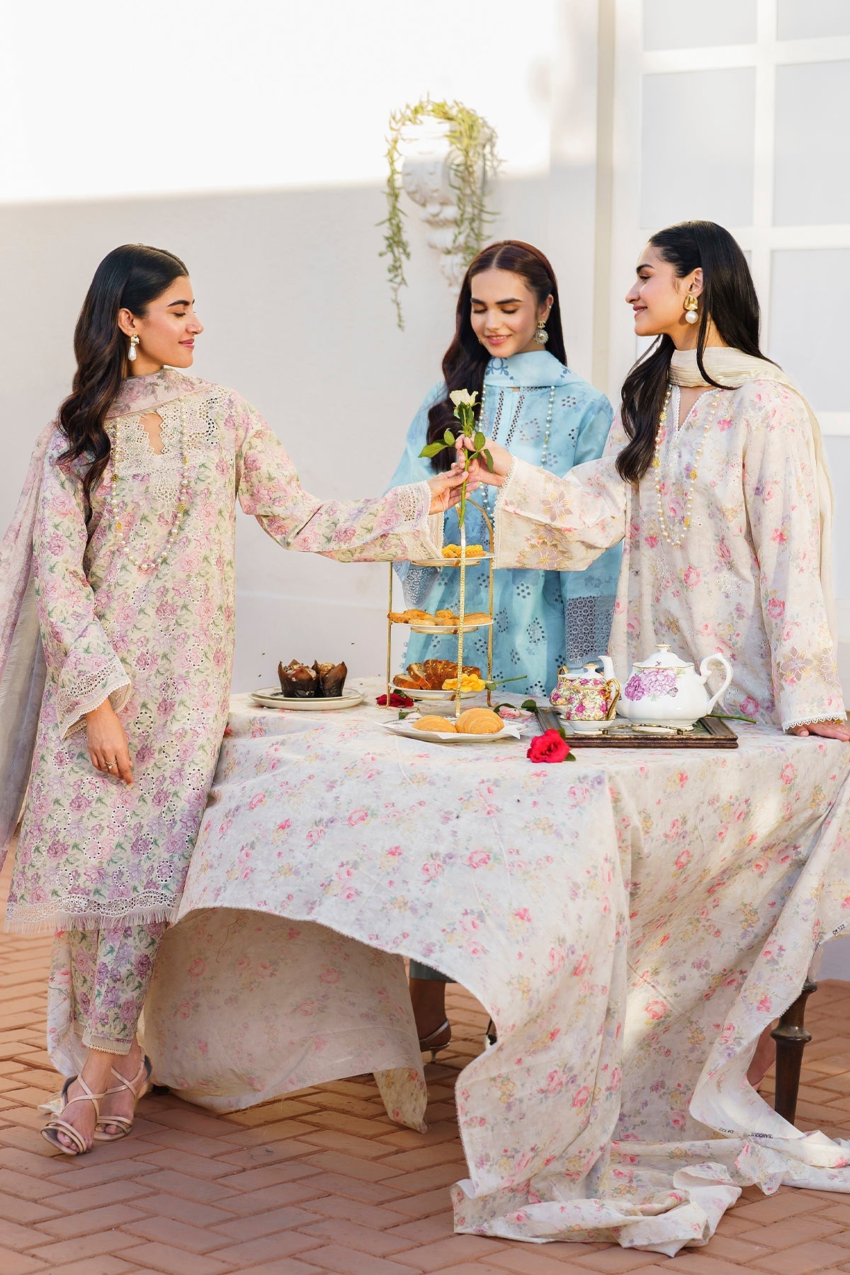 EMBROIDERED PRINTED LAWN SF-638