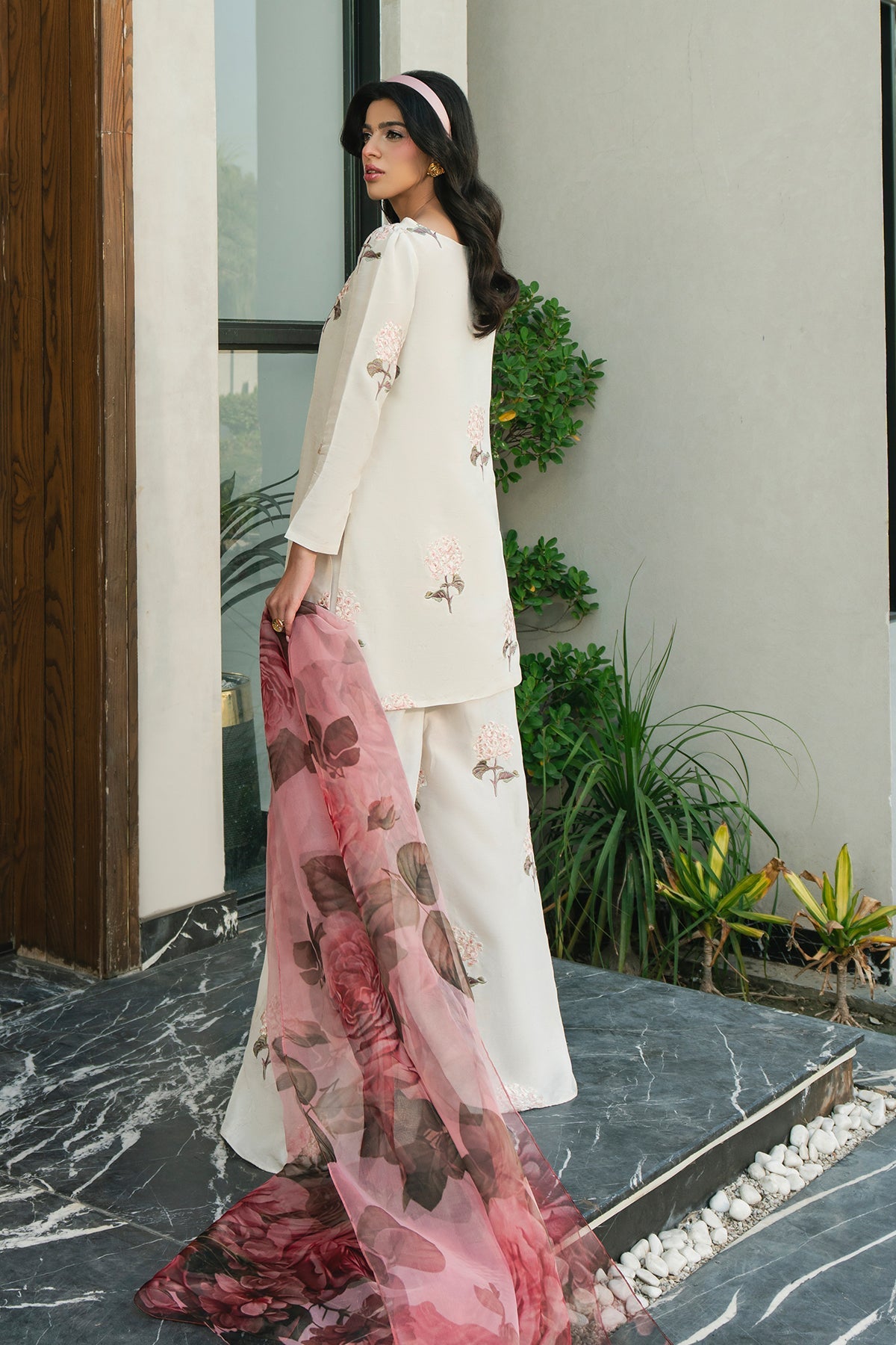 https://cdn.shopify.com/s/files/1/0516/3571/6292/files/19_2221ba1f-44fc-43c5-847b-18e93f2c84d0.jpg?v=1753389018