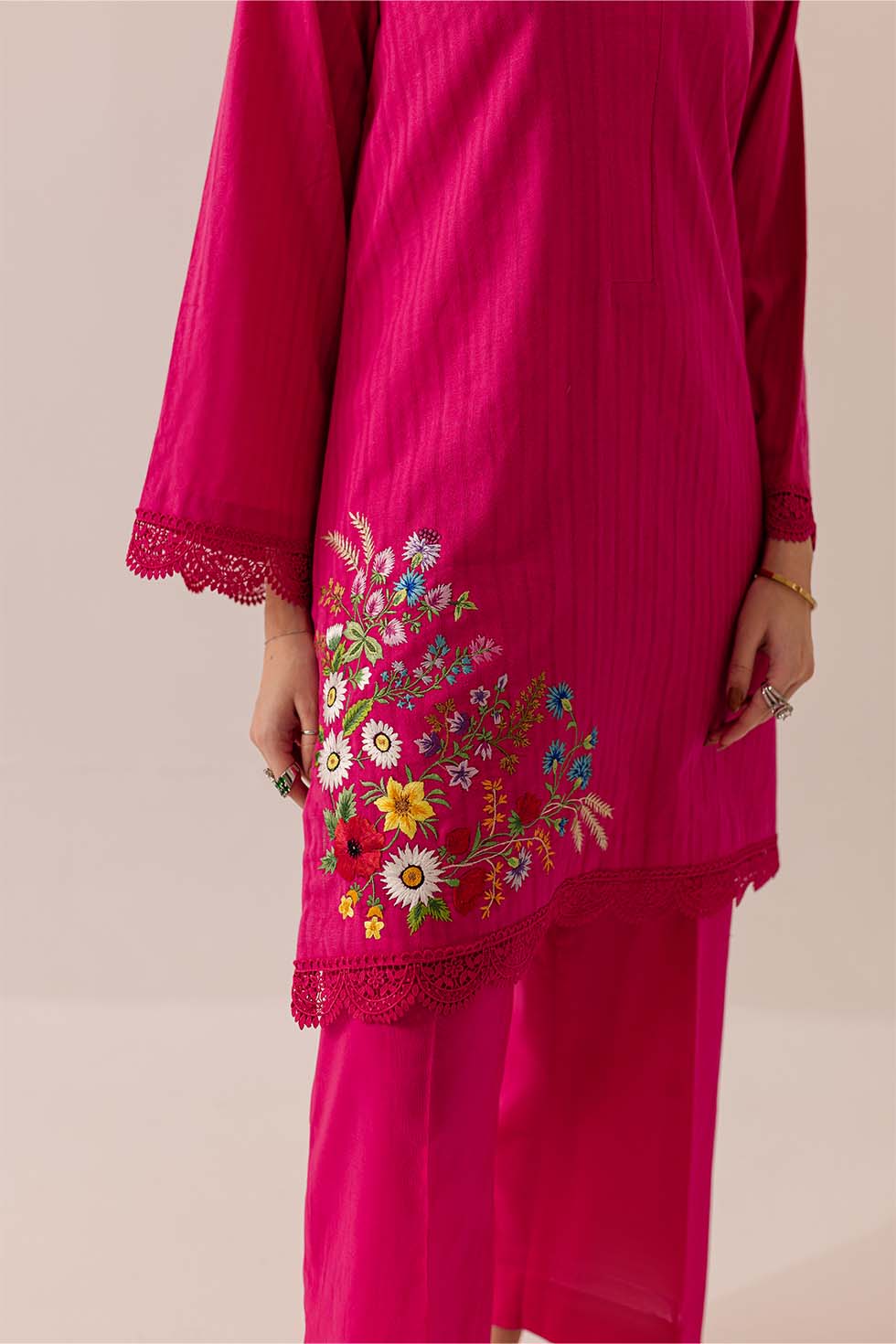 https://cdn.shopify.com/s/files/1/0799/2921/3243/files/1C0A9959.jpg?v=1715798073