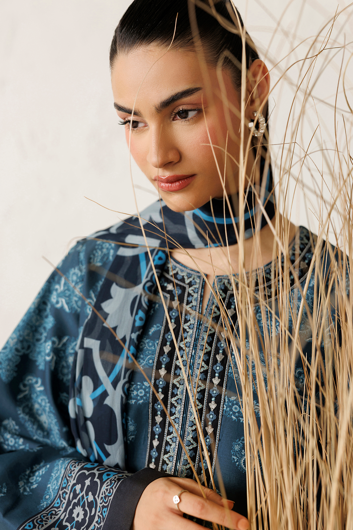 EMBROIDERED LAWN USE-9380