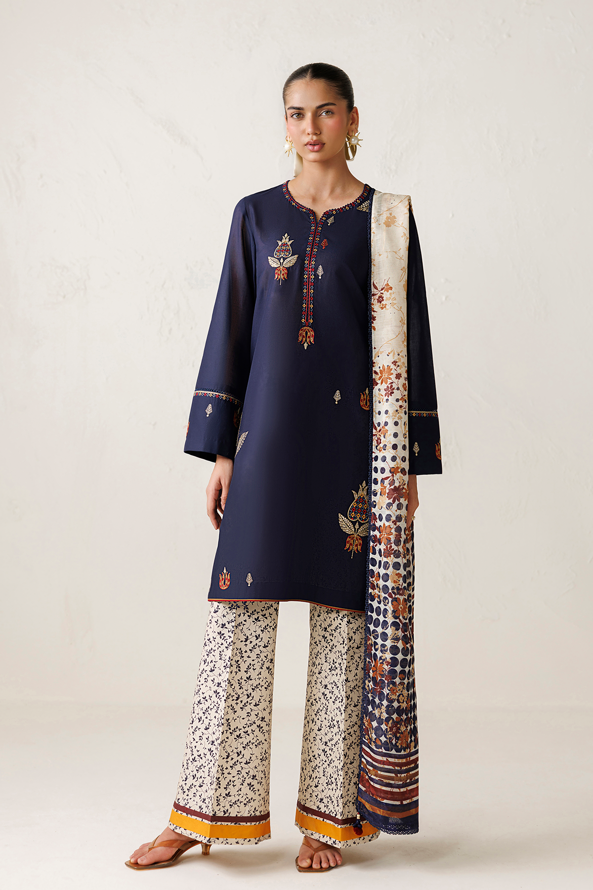 EMBROIDERED LAWN USE-9390