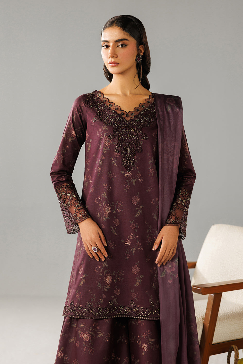 Embroidered Lawn DT-26-17