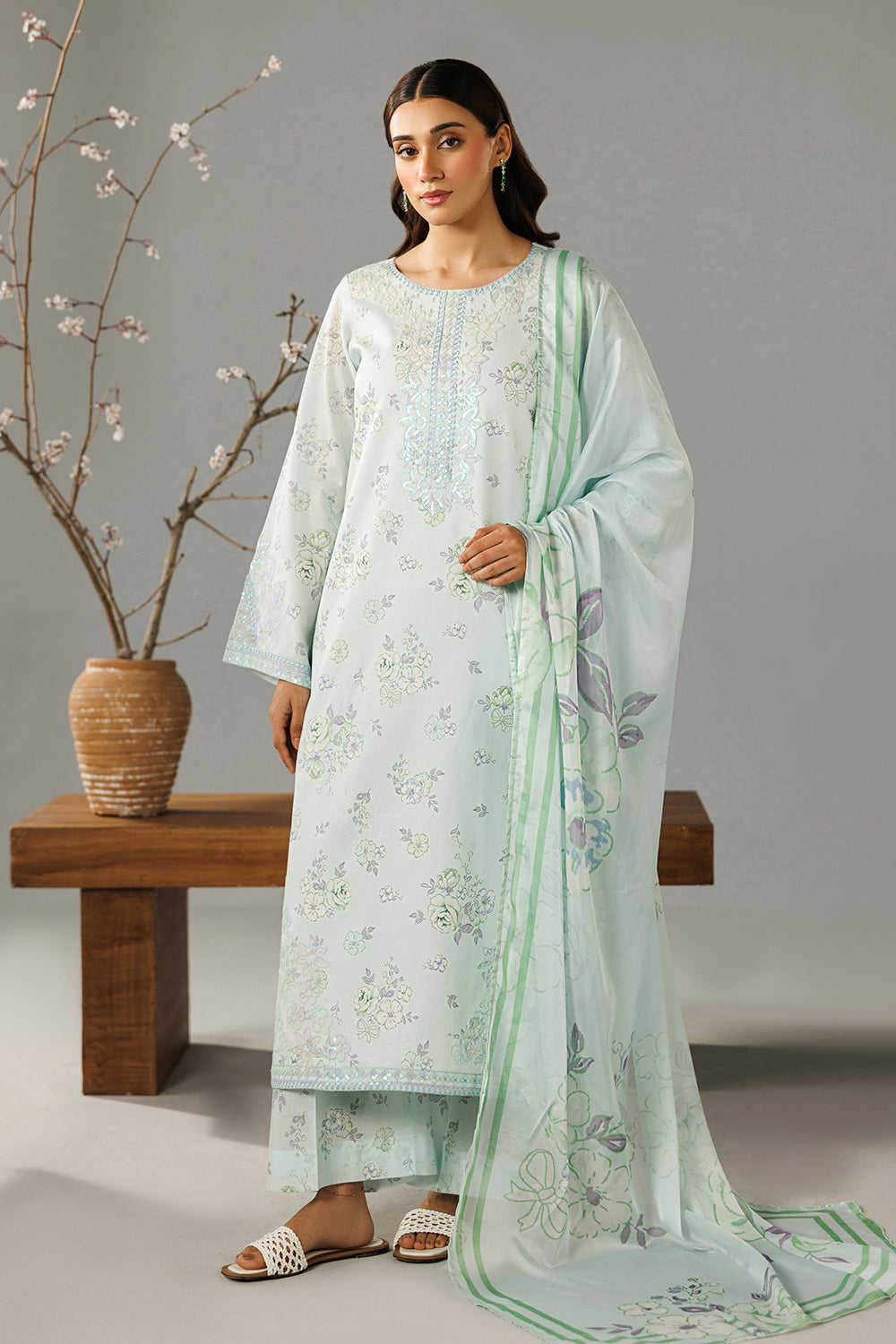 Embroidered Lawn DT-26-11