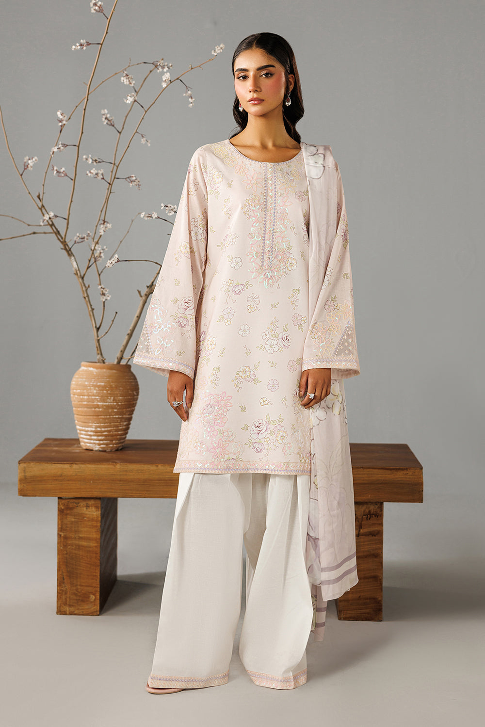 Embroidered Lawn DT-26-14