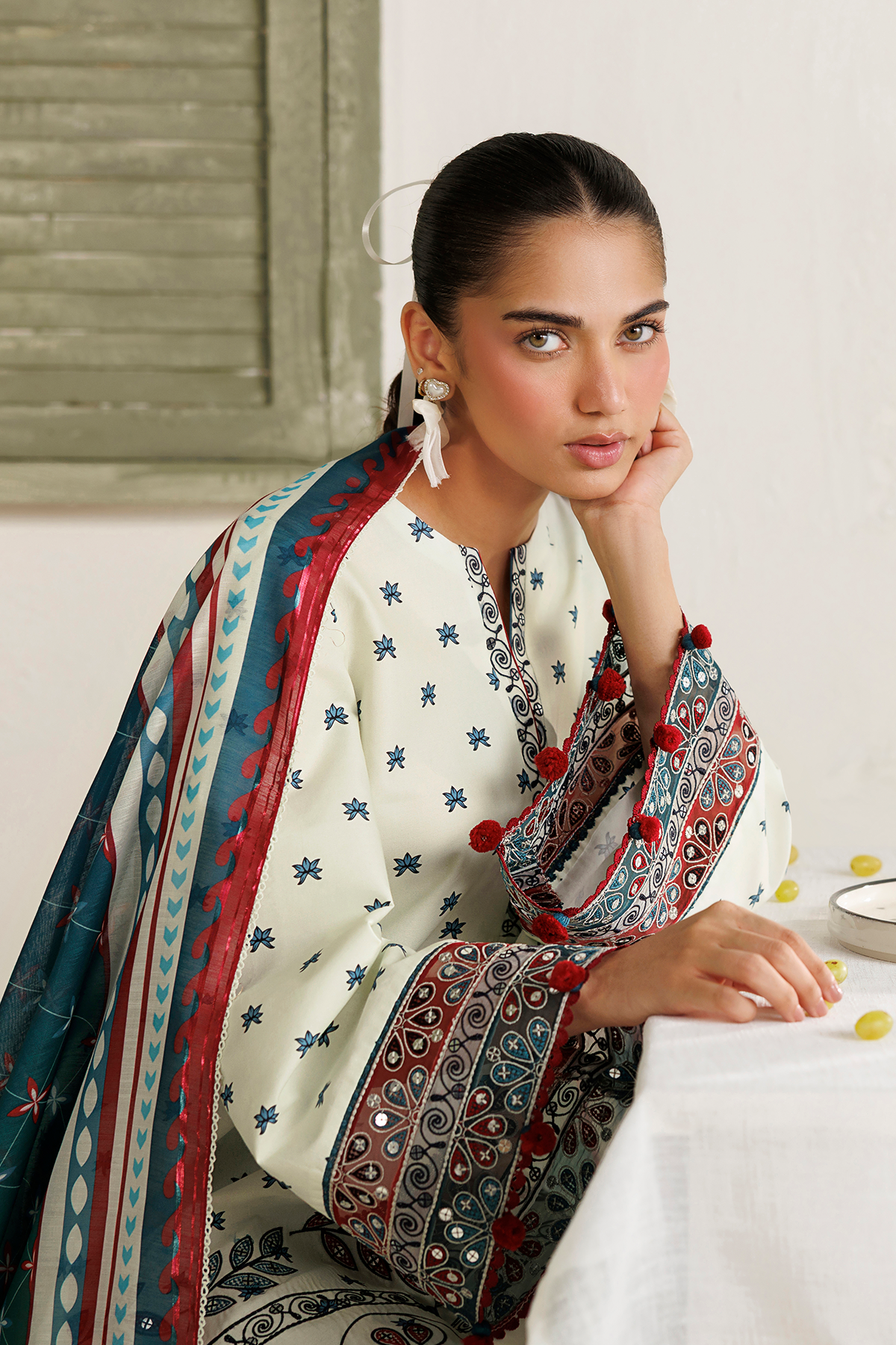 EMBROIDERED LAWN USE-9389