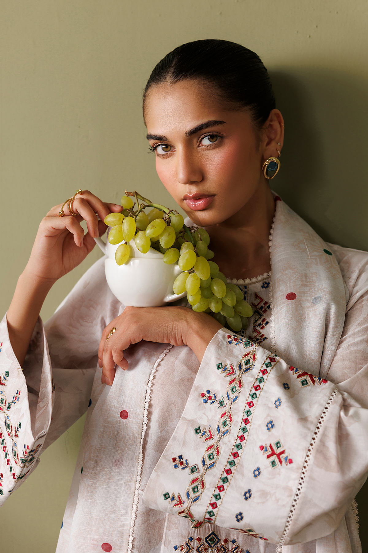 EMBROIDERED LAWN USE-9373