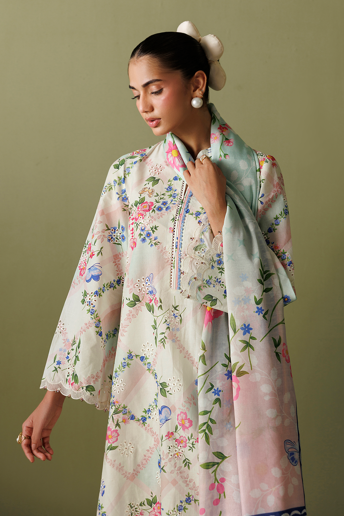 EMBROIDERED LAWN USE-9385