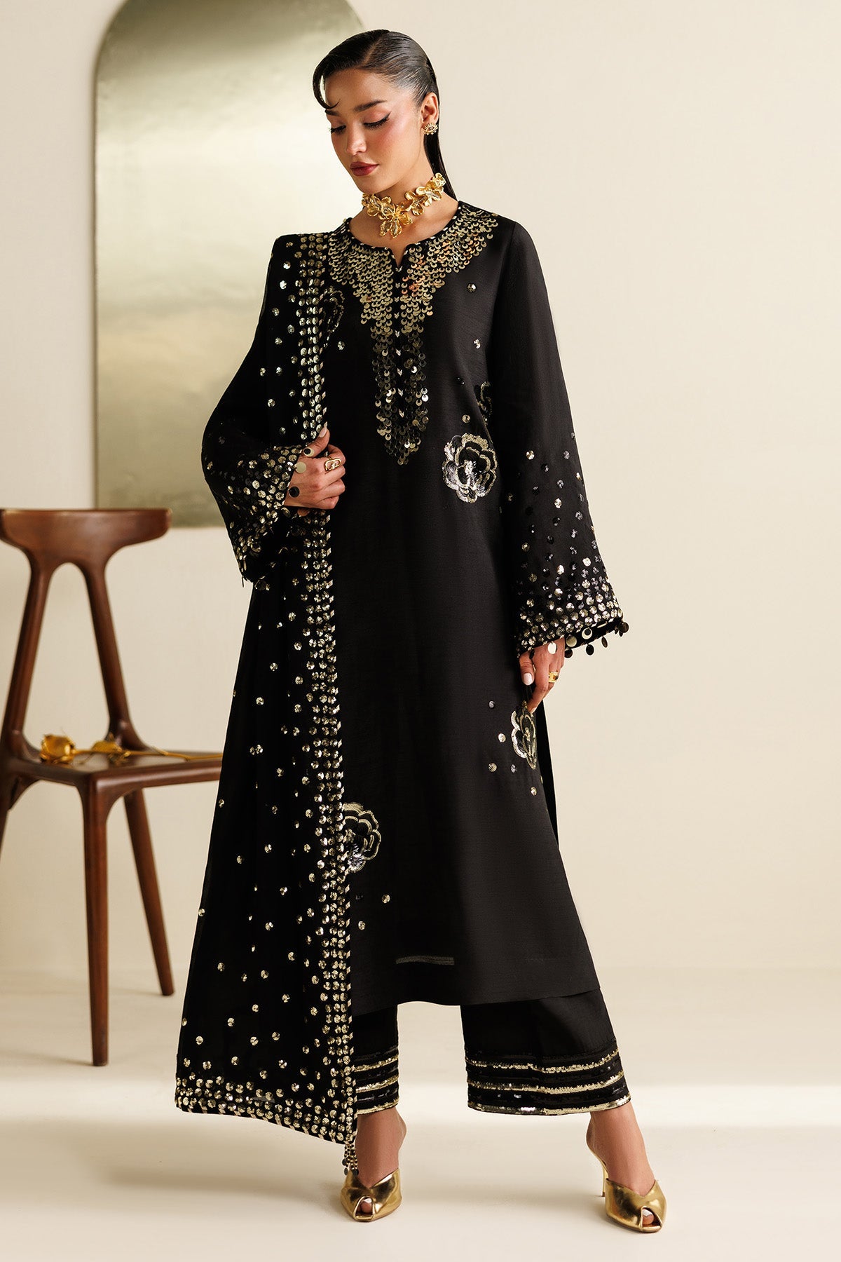 Embroidered Raw Silk Ur-7065
