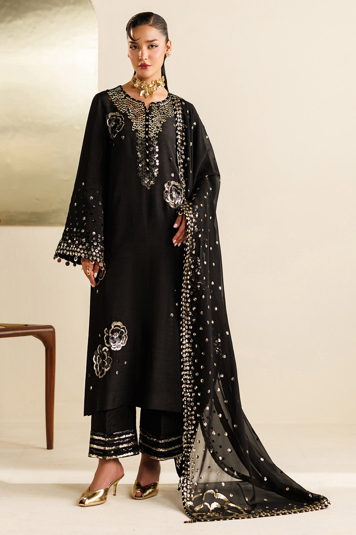 Embroidered Raw Silk Ur-7065