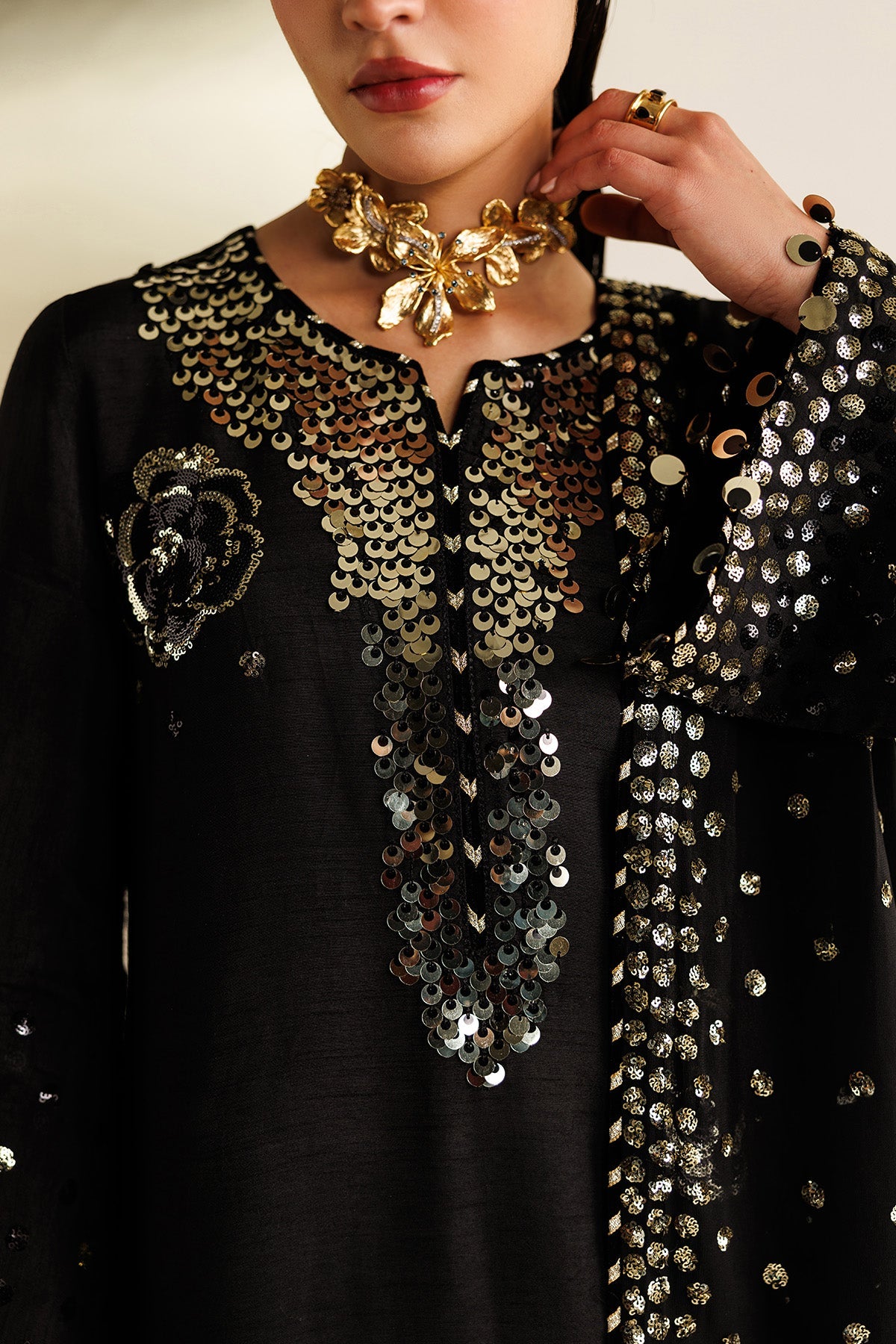 Embroidered Raw Silk Ur-7065
