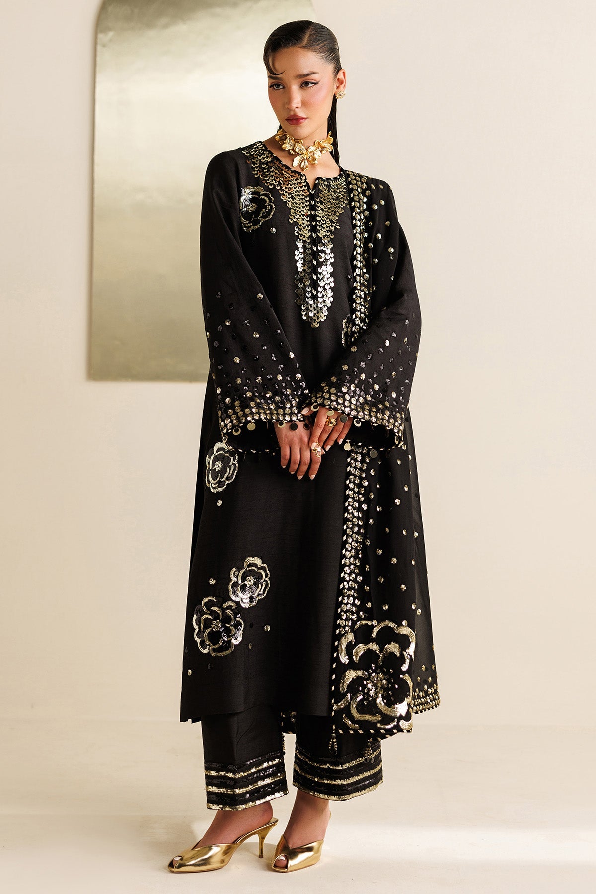 Embroidered Raw Silk Ur-7065