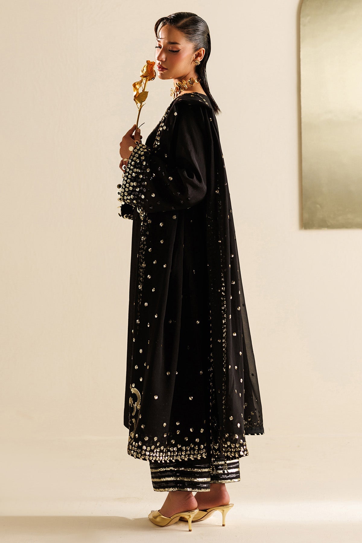 Embroidered Raw Silk Ur-7065