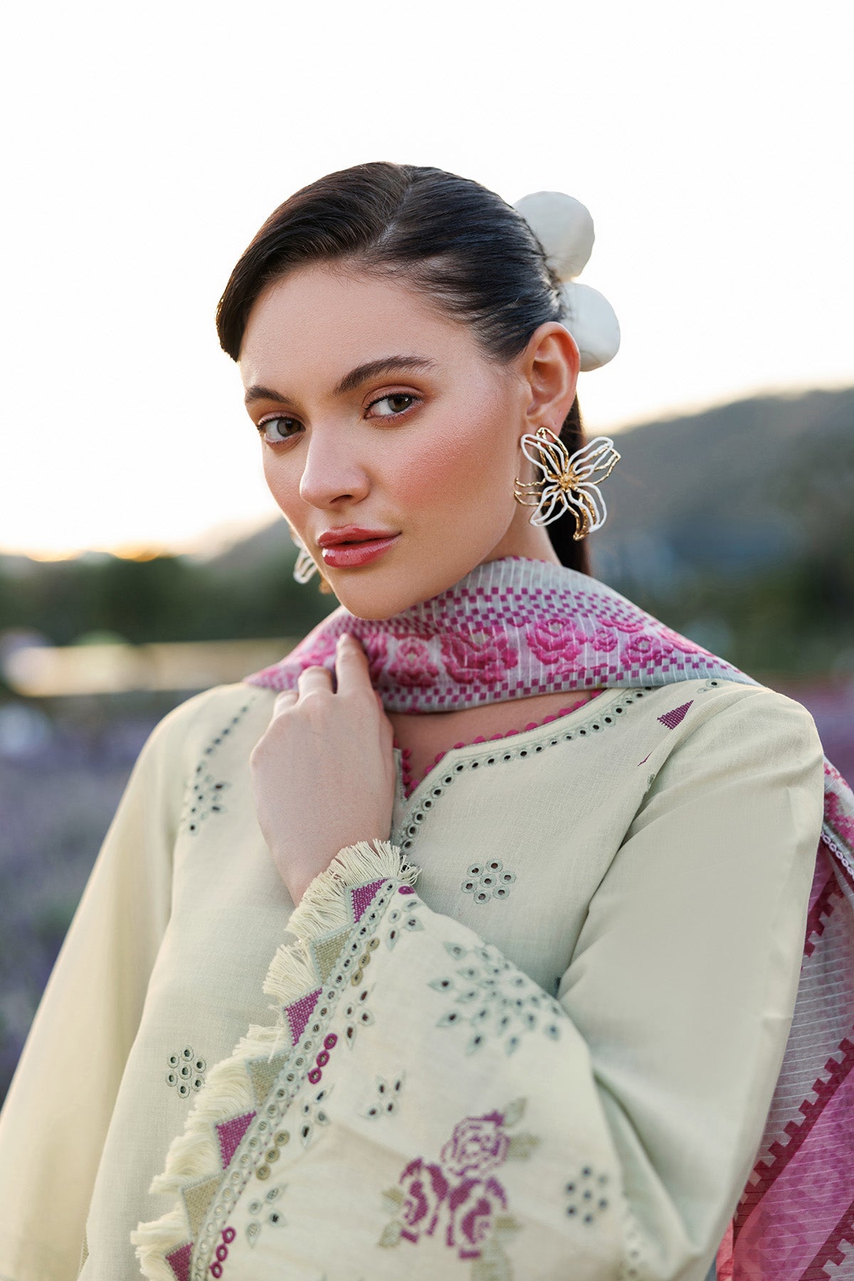 EMBROIDERED LAWN RTW-9289