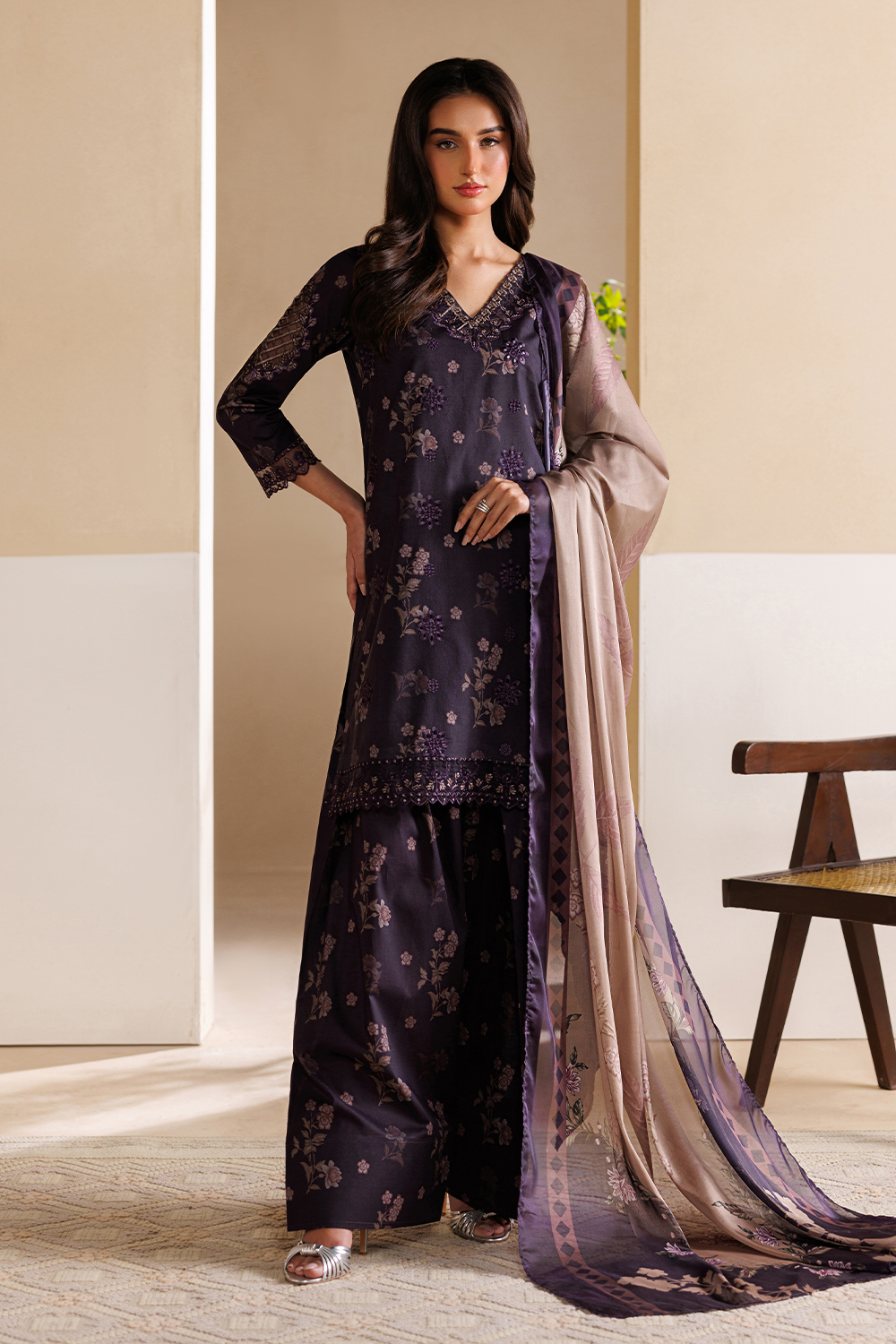 Embroidered Lawn DT-26-24